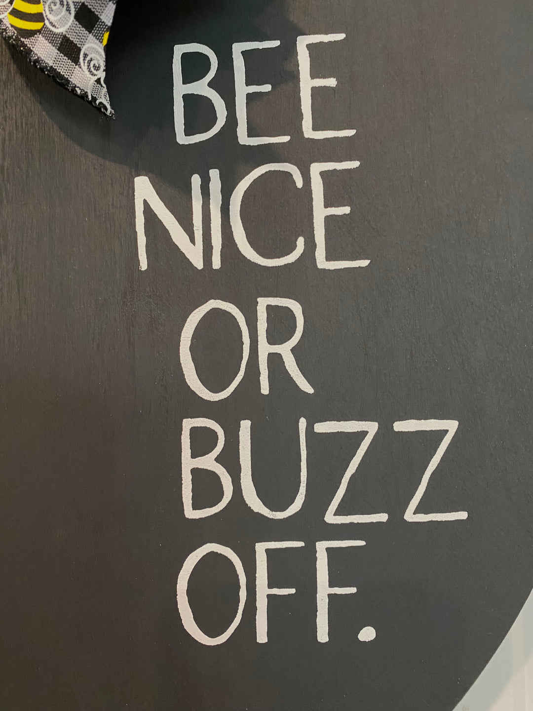 Bee Nice Door Round