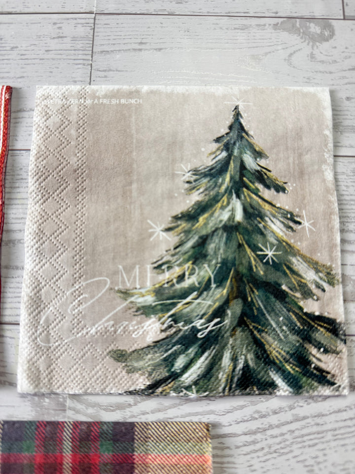 Traditional Christmas napkin bundle