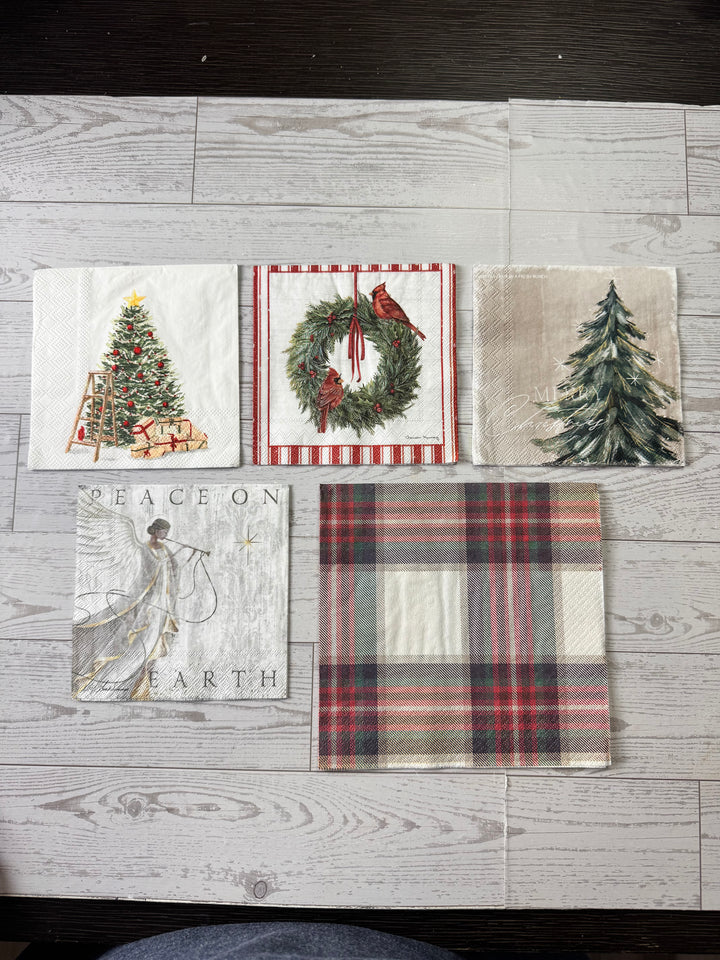 Traditional Christmas napkin bundle